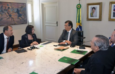 Governador Flávio Dino e a presidente da ANP, Magda Chambriard, em reunião no Palácio dos Leões  