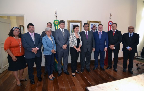 Solenidade no Palácio dos Leões oficializou o o lançamento do cartão dos beneficiários do Bolsa Faília