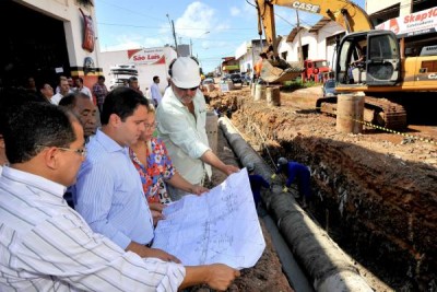 Vistoriar obras tem sido a rotina do prefeito Edivaldo