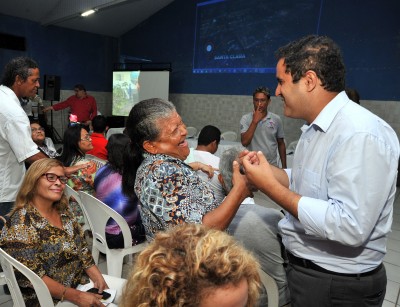 Prefeito Edivaldo tem recebido o carinho da população