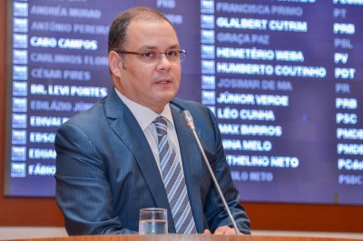 Líder do governo rebate baixo nível de Andréa Murad