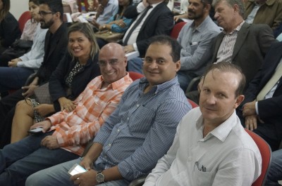 Weverton, Márcio Honaiser e Rosângela Curado no encontro ao lado do ex-jogador Roberto Carlos