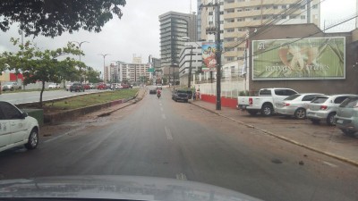 A foto foi feita na manhã de sábado no local que o deputado disse que estaria alagado