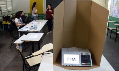 Levantamento da ONG Transparência Brasil mostra que as campanhas municipais custaram R$ 4,6 bilhões há quatro anos - Evaristo Sa / AFP