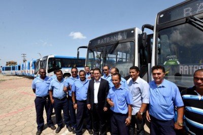 Com entregas dos ônibus, prefeito Edivaldo cumpre mais um compromisso de campanha