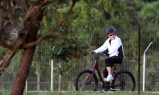 Sem PMDB, Dilma vai usar cargos contra impeachment - Evaristo Sá / AFP 29/03/2016