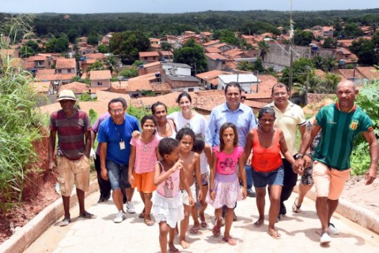 Prefeito Edivaldo acompanha obras de saneamento no Coroadinho