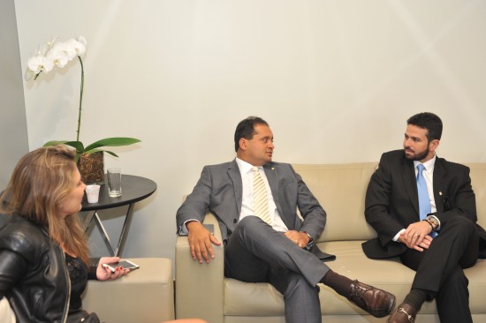 Weverton Rocha recebeu do presidente da Famem as propostas municipalistas