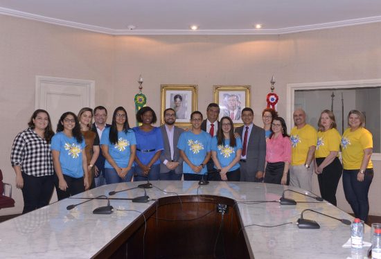 Foto2_NaelReis_Secap_050516 - Governador recebe estudantes beneficiados pelo programa Cidadão do Mundo