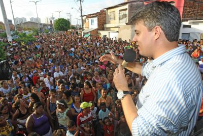 Neto Evangelista comanda festa de confraternização com mães do bairro São Francisco