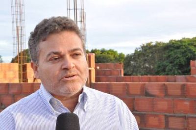 Prefeito irmão do senador Roberto Rocha é acusado de improbidade