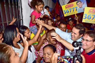 caminhada-de-edivaldo-na-cidade-operaria-350