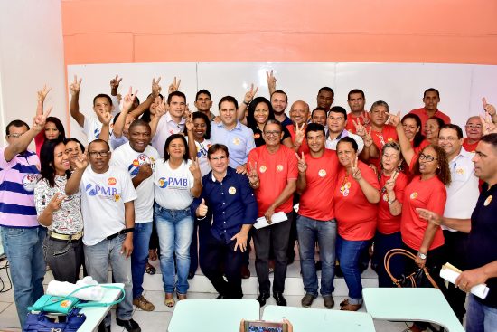prefeito-recebe-apoio-de-liderancas-e-vereadores-115