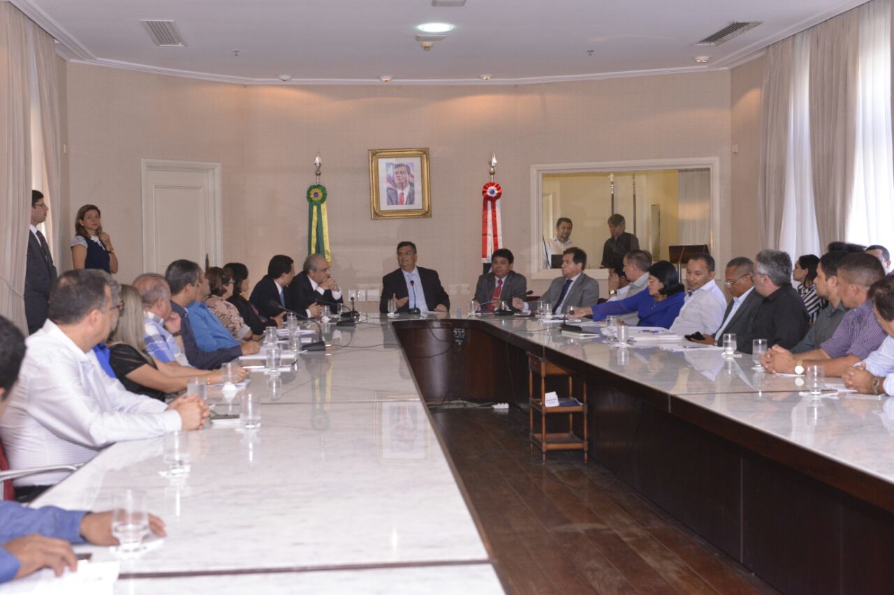 foto1_naelreis-governador-reune-com-prefeitos-da-comefec-1