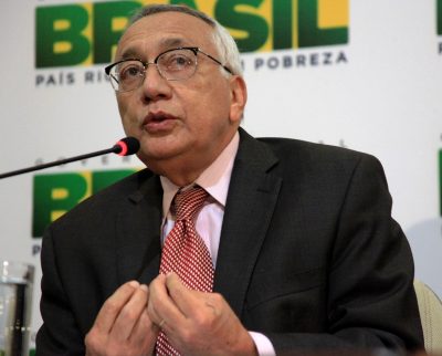 Ex-ministro Gastão Vieira: "Comportamento de Roberto Rocha foi ridículo!"